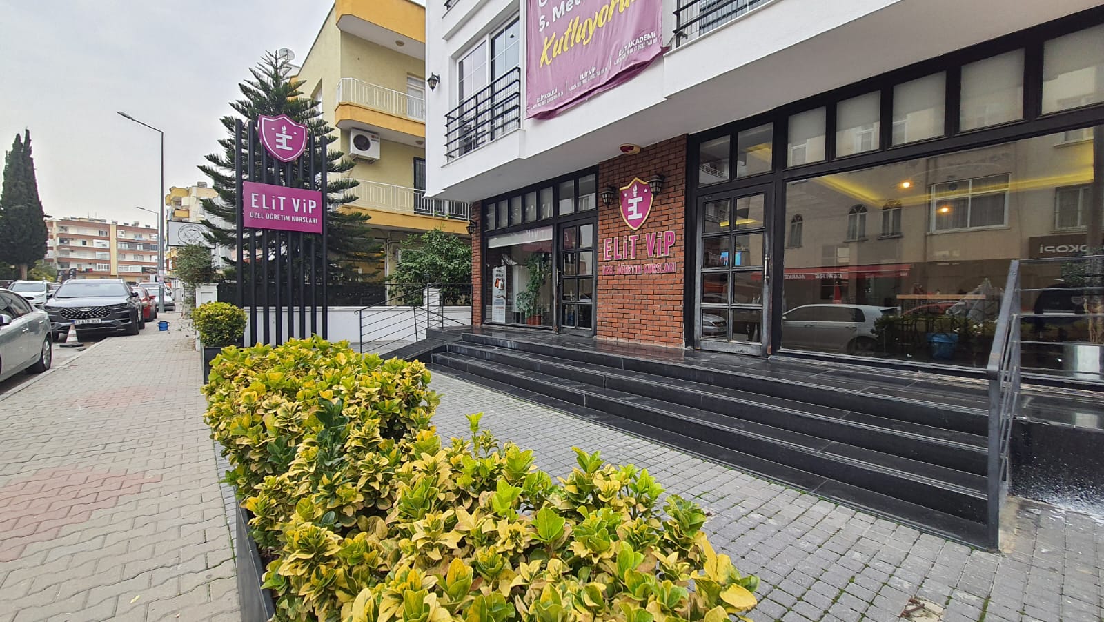 Kurumumuzdan Kareler