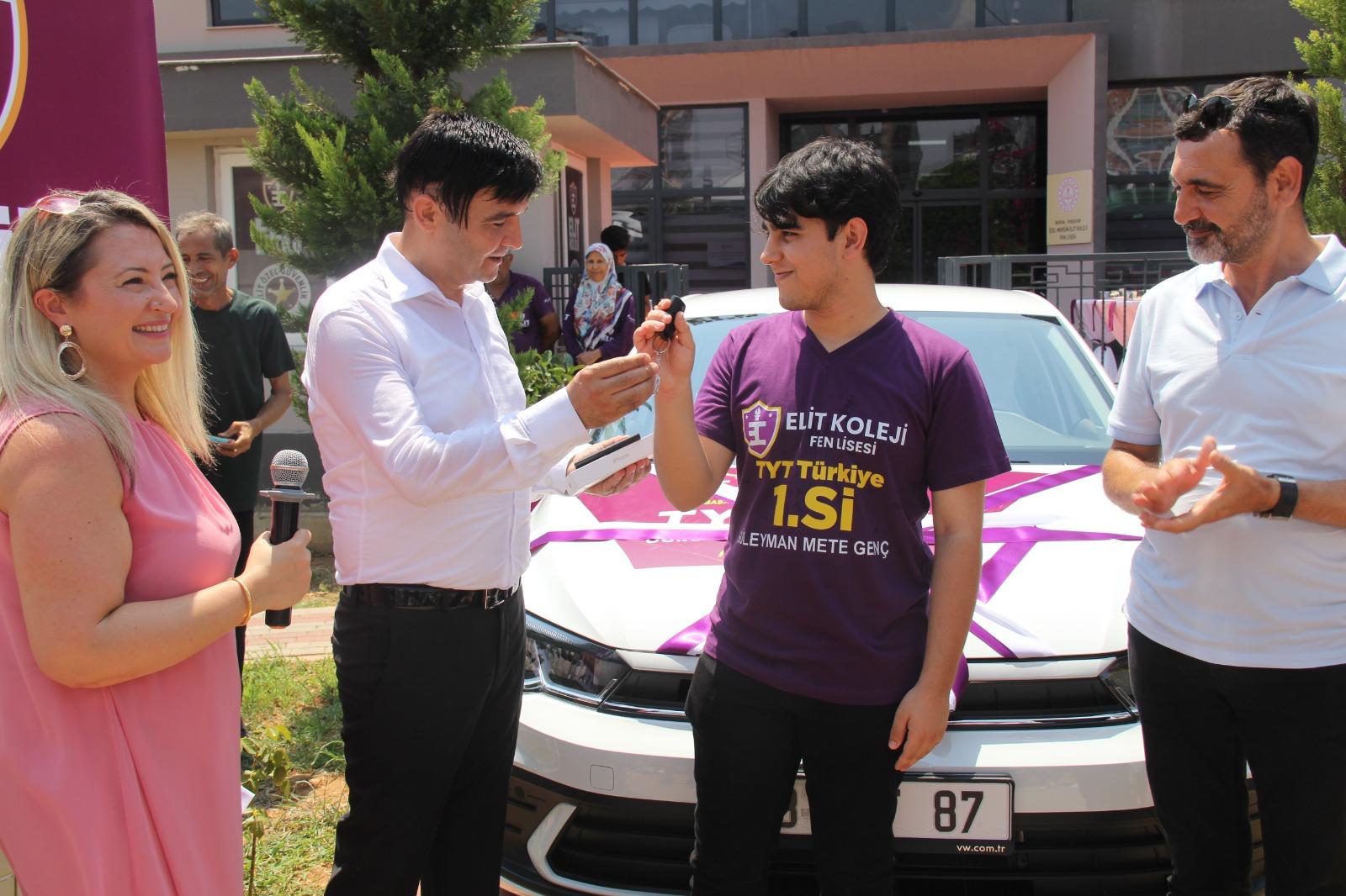 YKS TÜRKİYE 1.Sİ ÖĞRENCİMİZ SÜLEYMAN METE GENÇ'İN ÖDÜL TÖRENİ